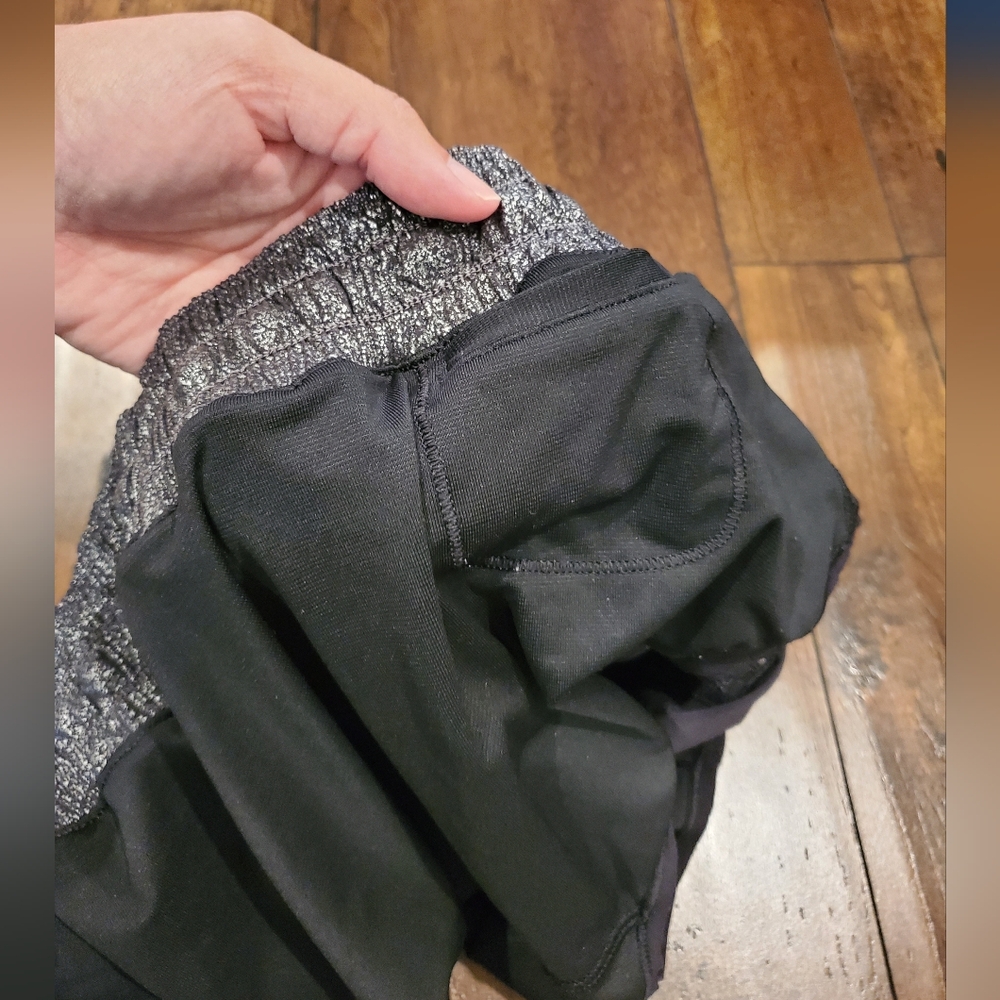 Lululemon Silver Metallic Hotty Hot Shorts II -   4 inch  - Size 10 - Picture 10 of 12